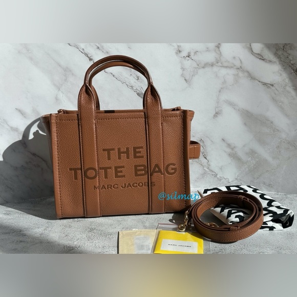 Marc Jacobs Handbags - EUC - Marc Jacobs The Leather Tote Bag Small - Argan Oil